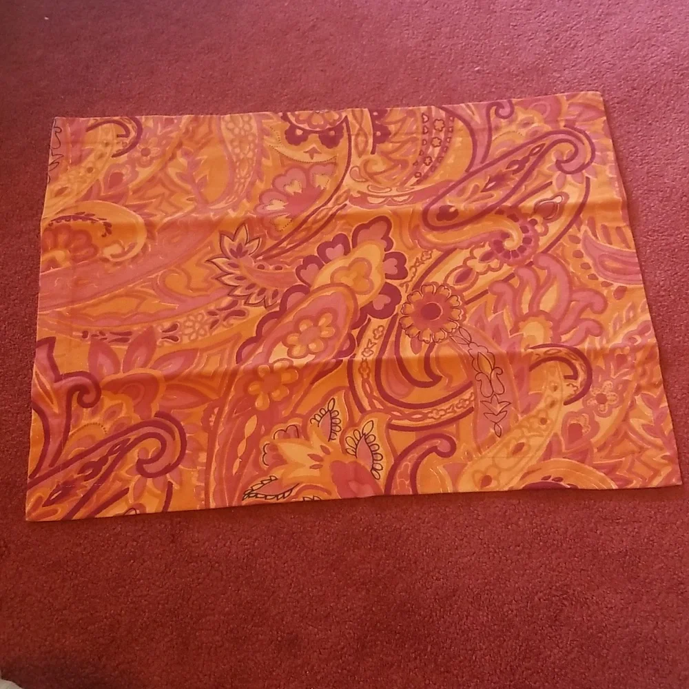 Crate&Barrel napkins and placemats on sale